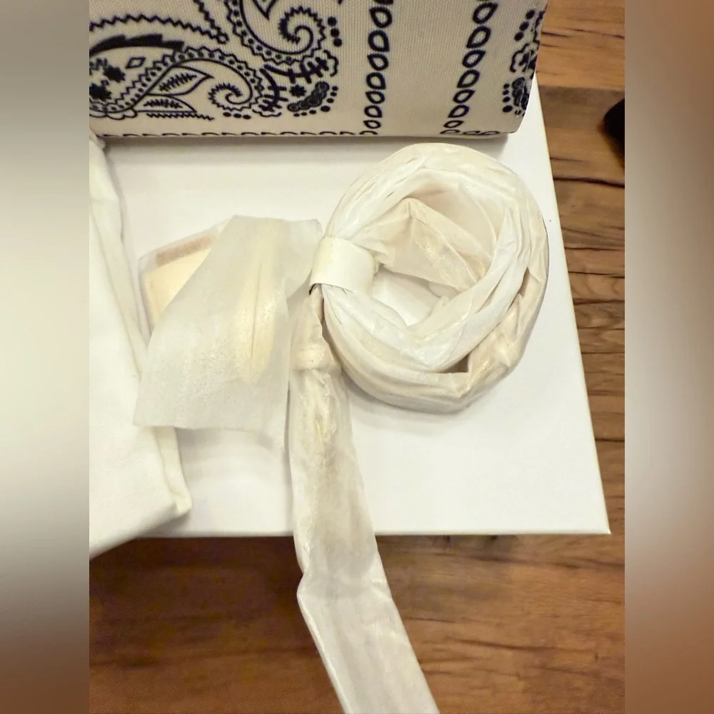 NDG Paris 300MM White Bandana Bag NIB - Picture 3 of 8